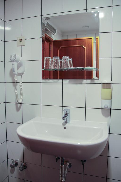 Hotel Kamanga Tomar Ngoại thất bức ảnh