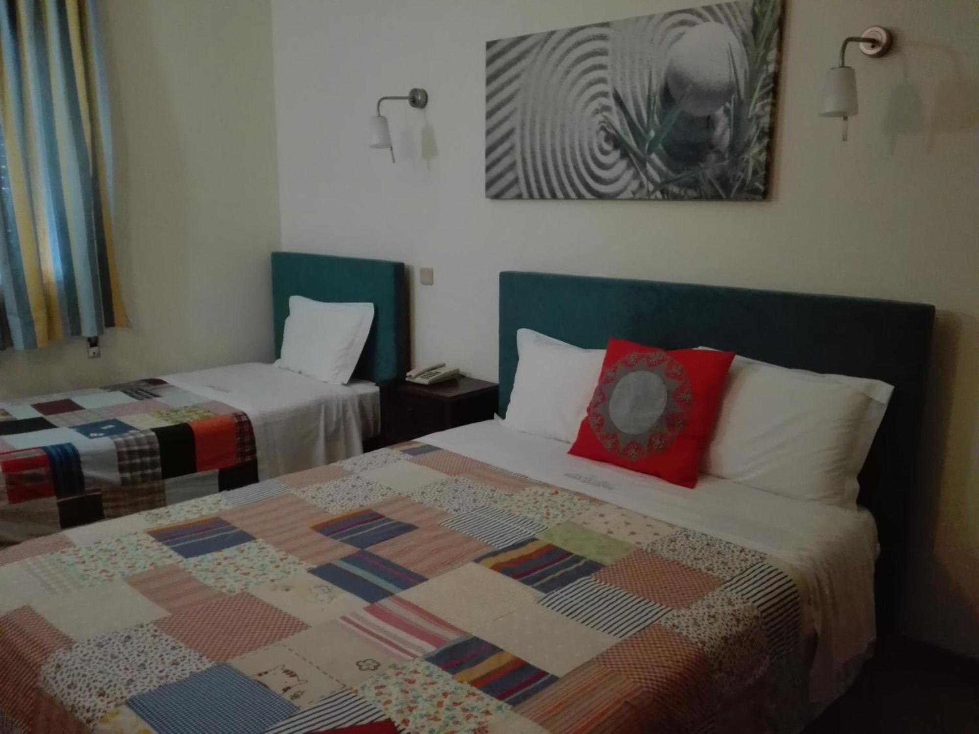 Hotel Kamanga Tomar Phòng bức ảnh