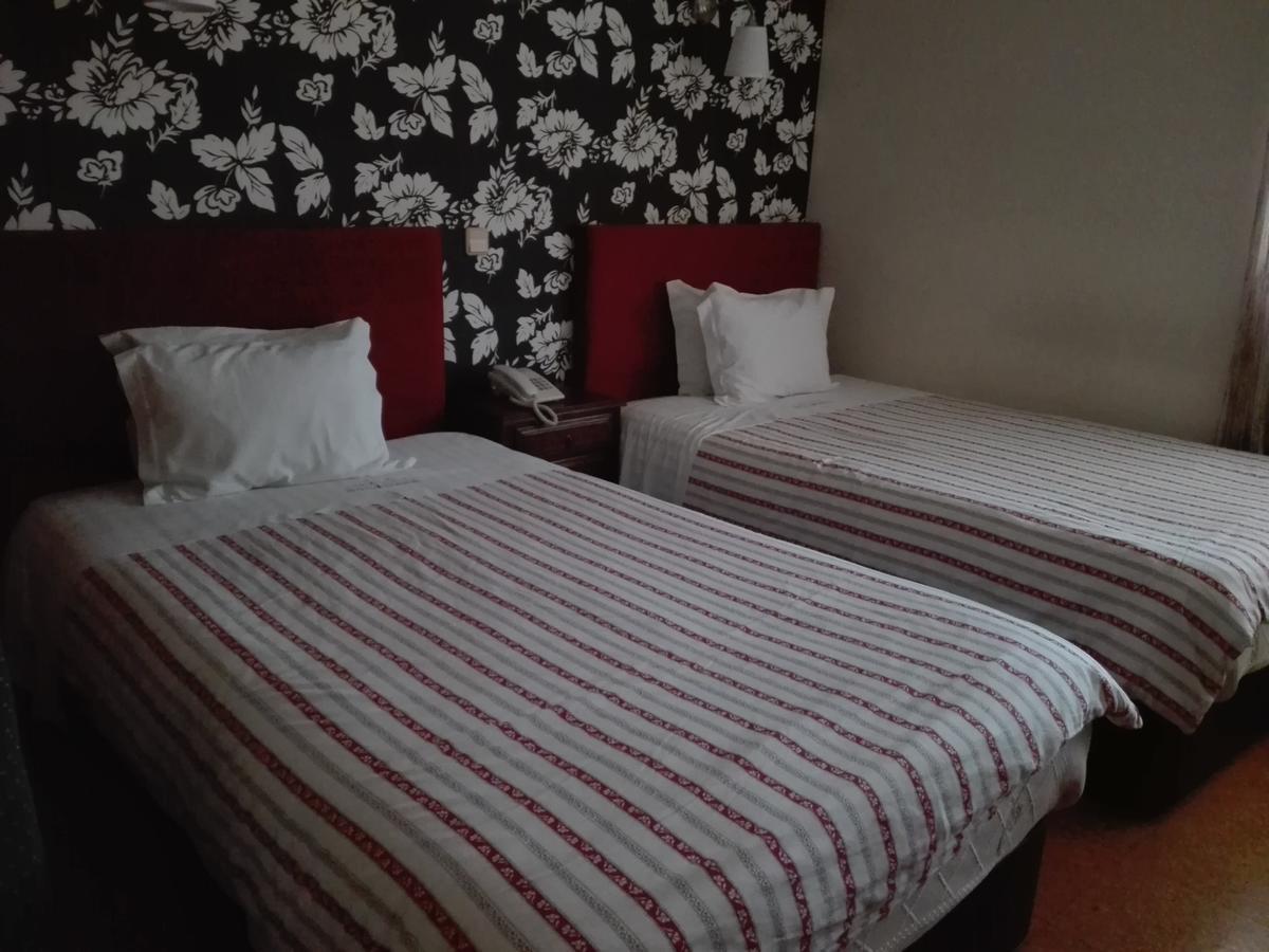 Hotel Kamanga Tomar Ngoại thất bức ảnh